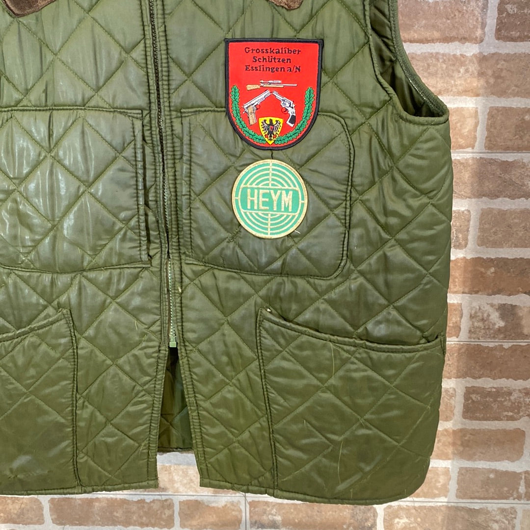 GILET TRAPUNTATO CON PATCH DA UOMO