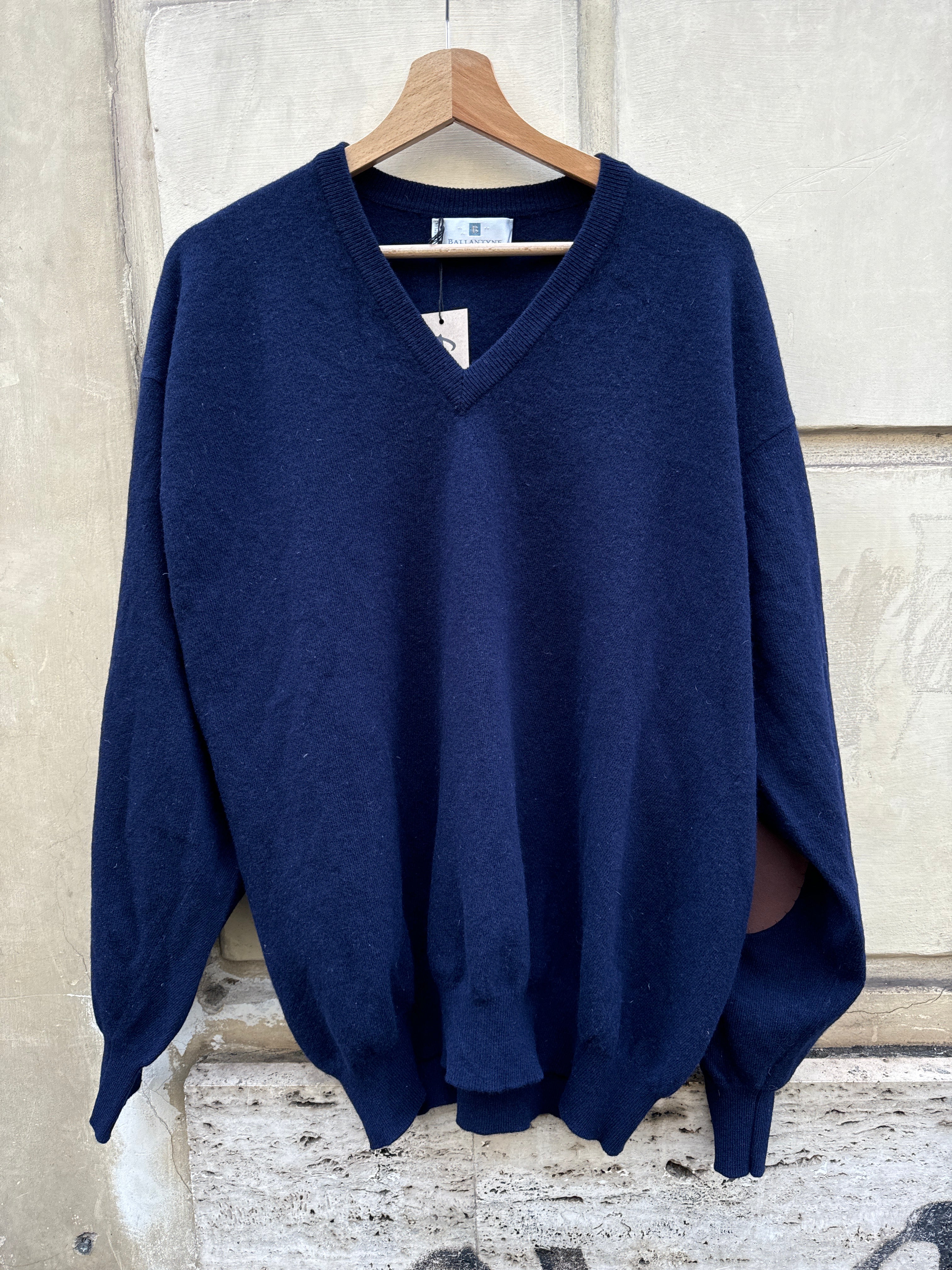 MAGLIONE SCOLLO A V BLU DA UOMO