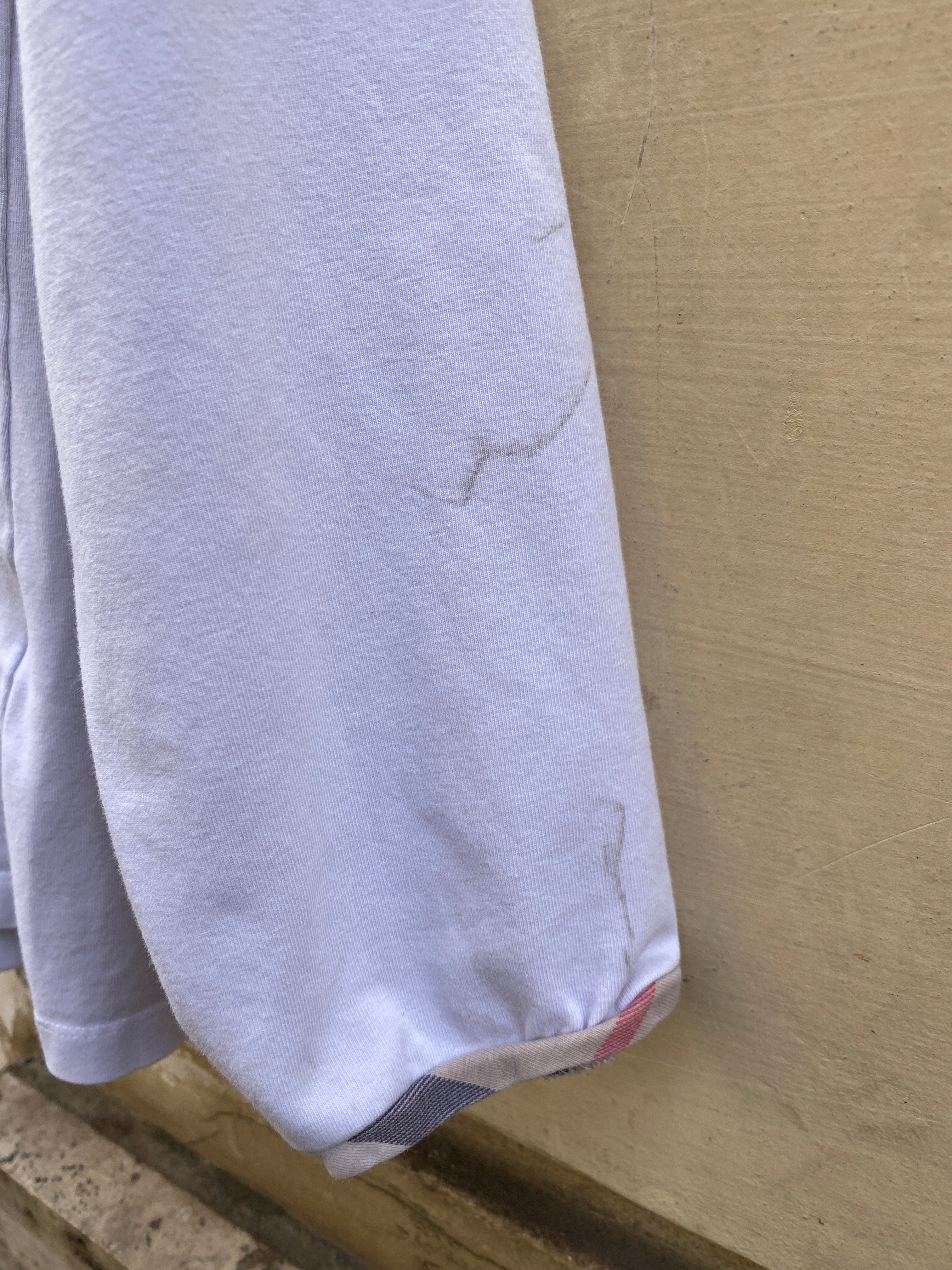 MAGLIETTA A MANICHE LUNGHE CON POLSINI E COLLO A CONTRASTO DA DONNA