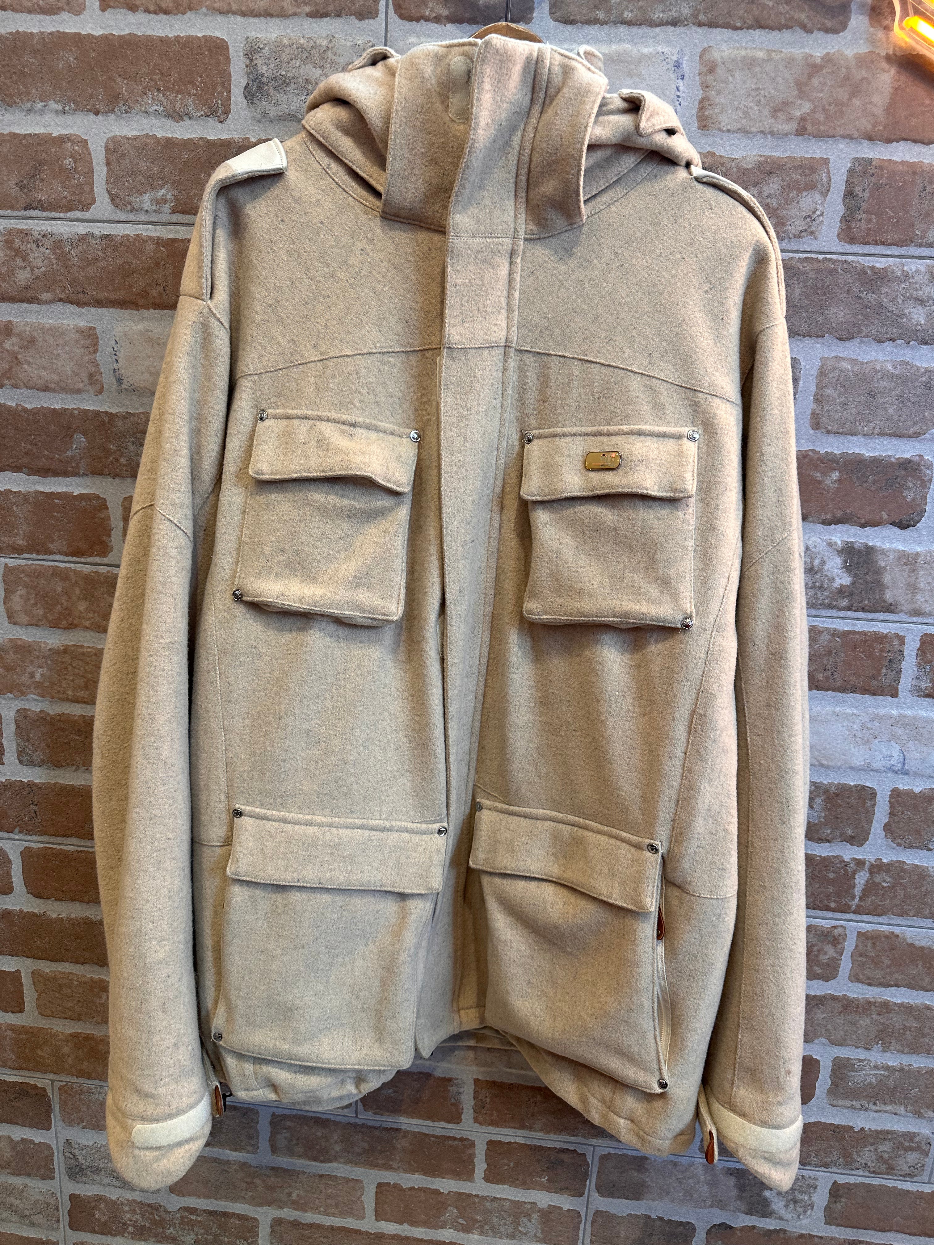 CAPPOTTO BEIGE CON CAPPUCCIO DA UOMO