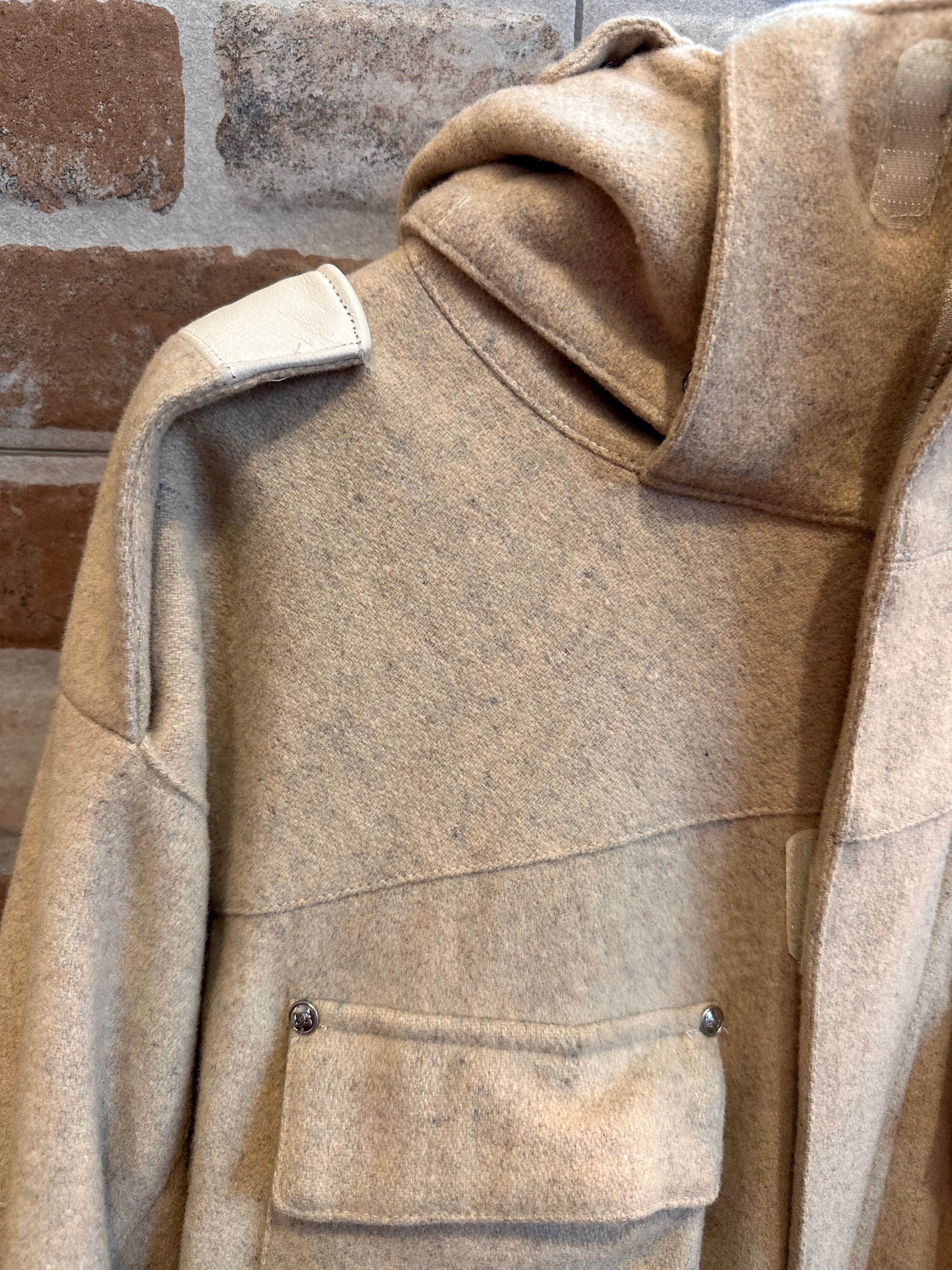 CAPPOTTO BEIGE CON CAPPUCCIO DA UOMO