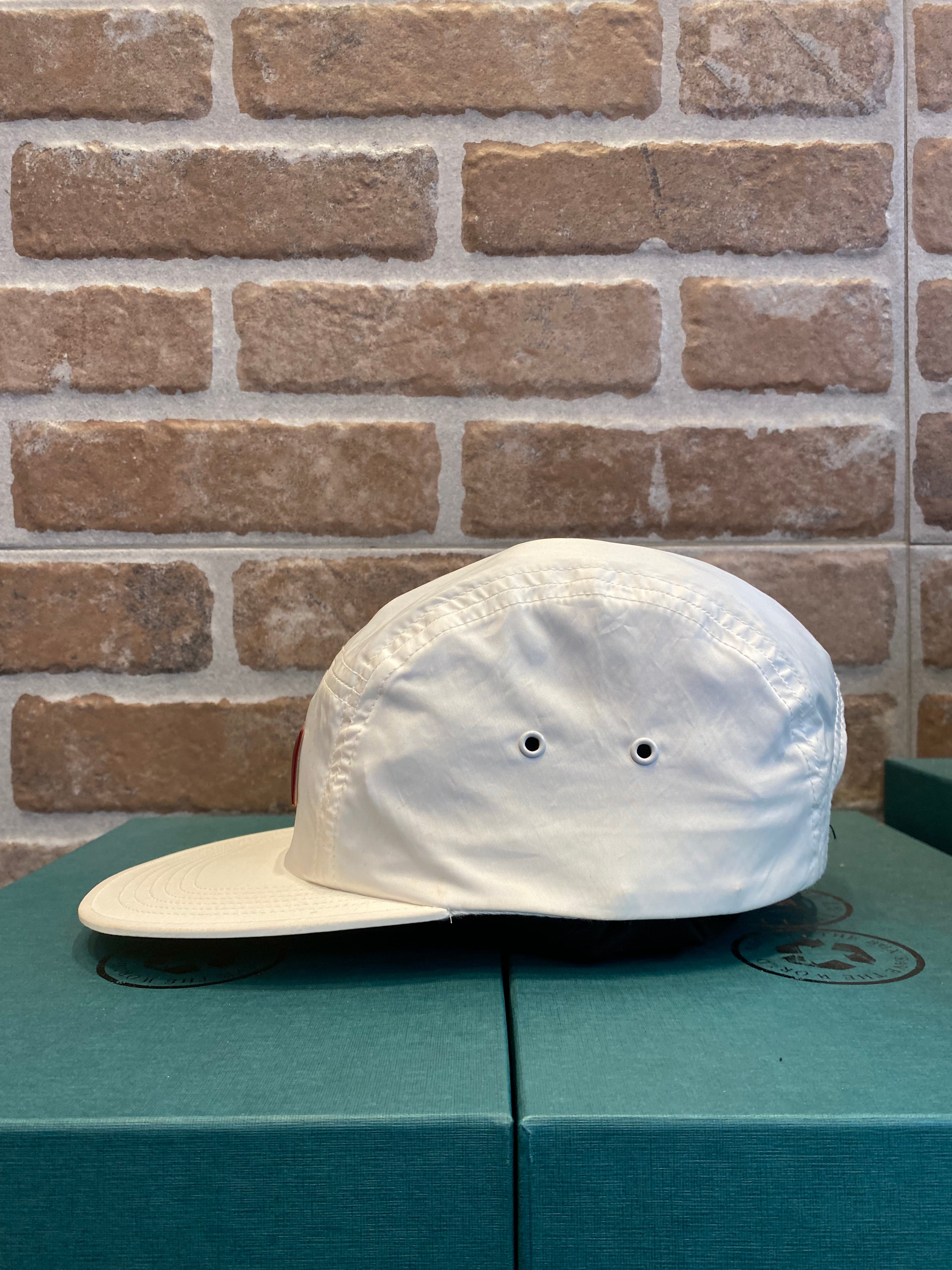 CAPPELLO BIANCO CON LOGO UNISEX