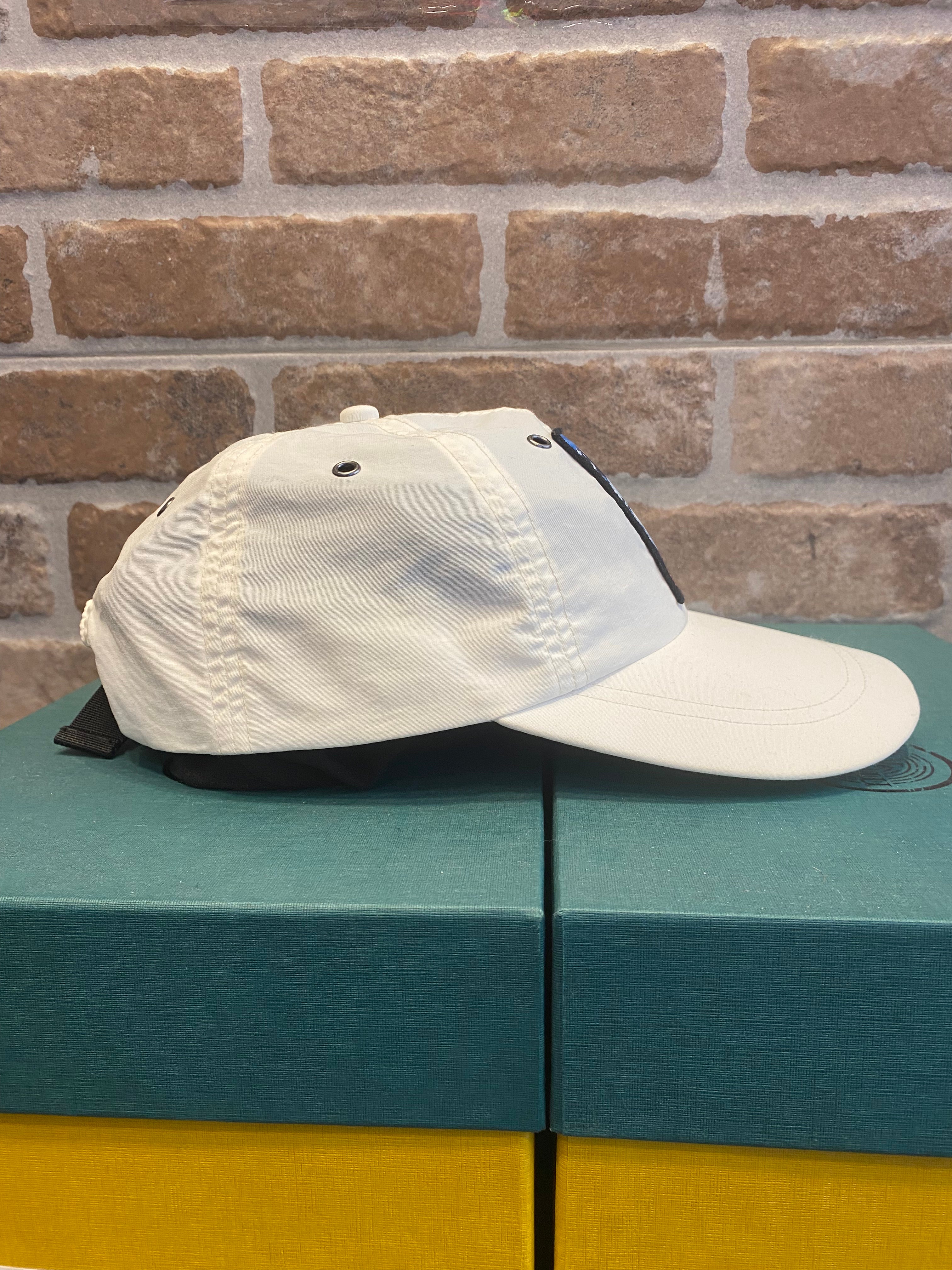 CAPPELLO BIANCO CON LOGO UNISEX