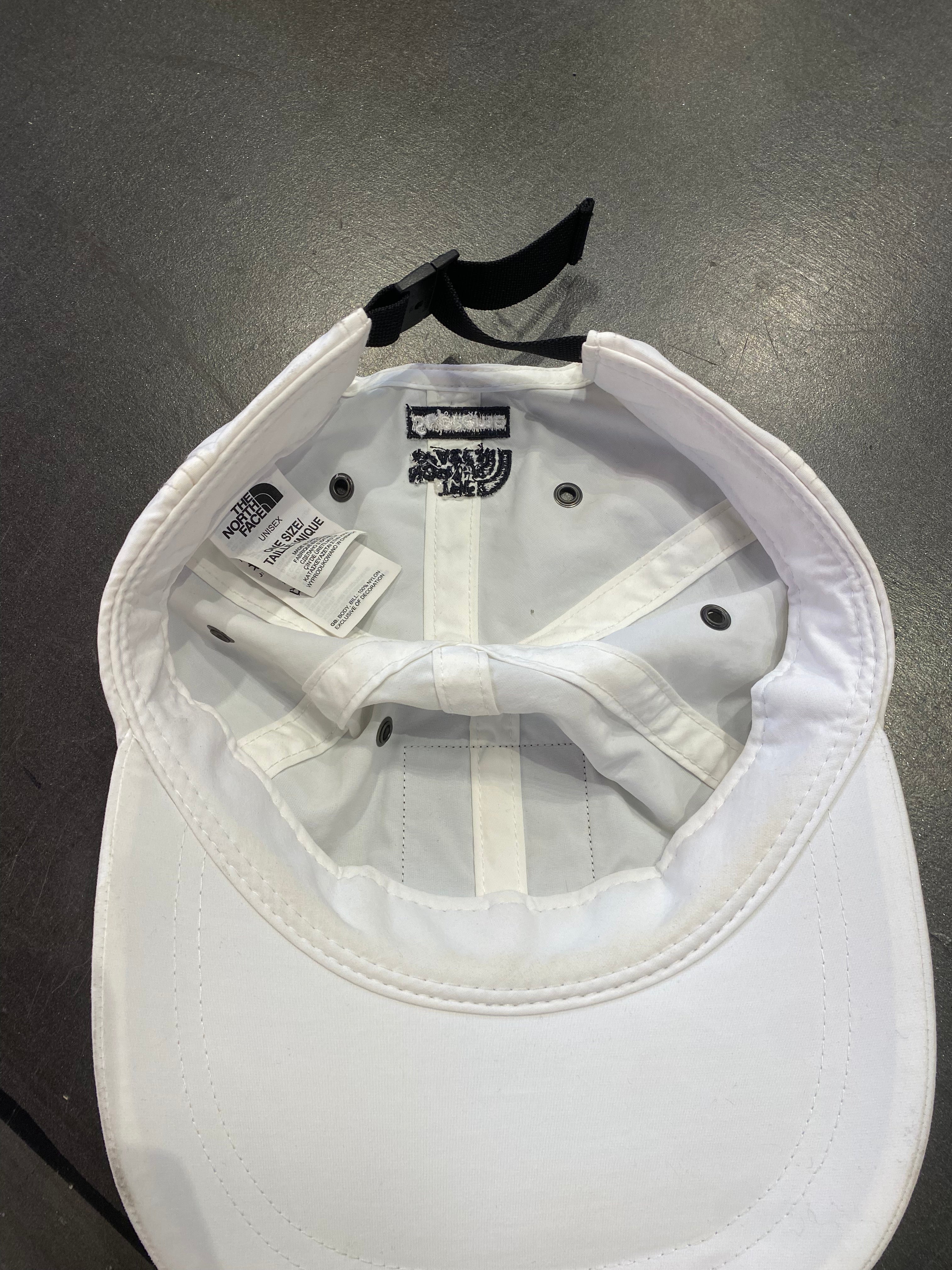 CAPPELLO BIANCO CON LOGO UNISEX