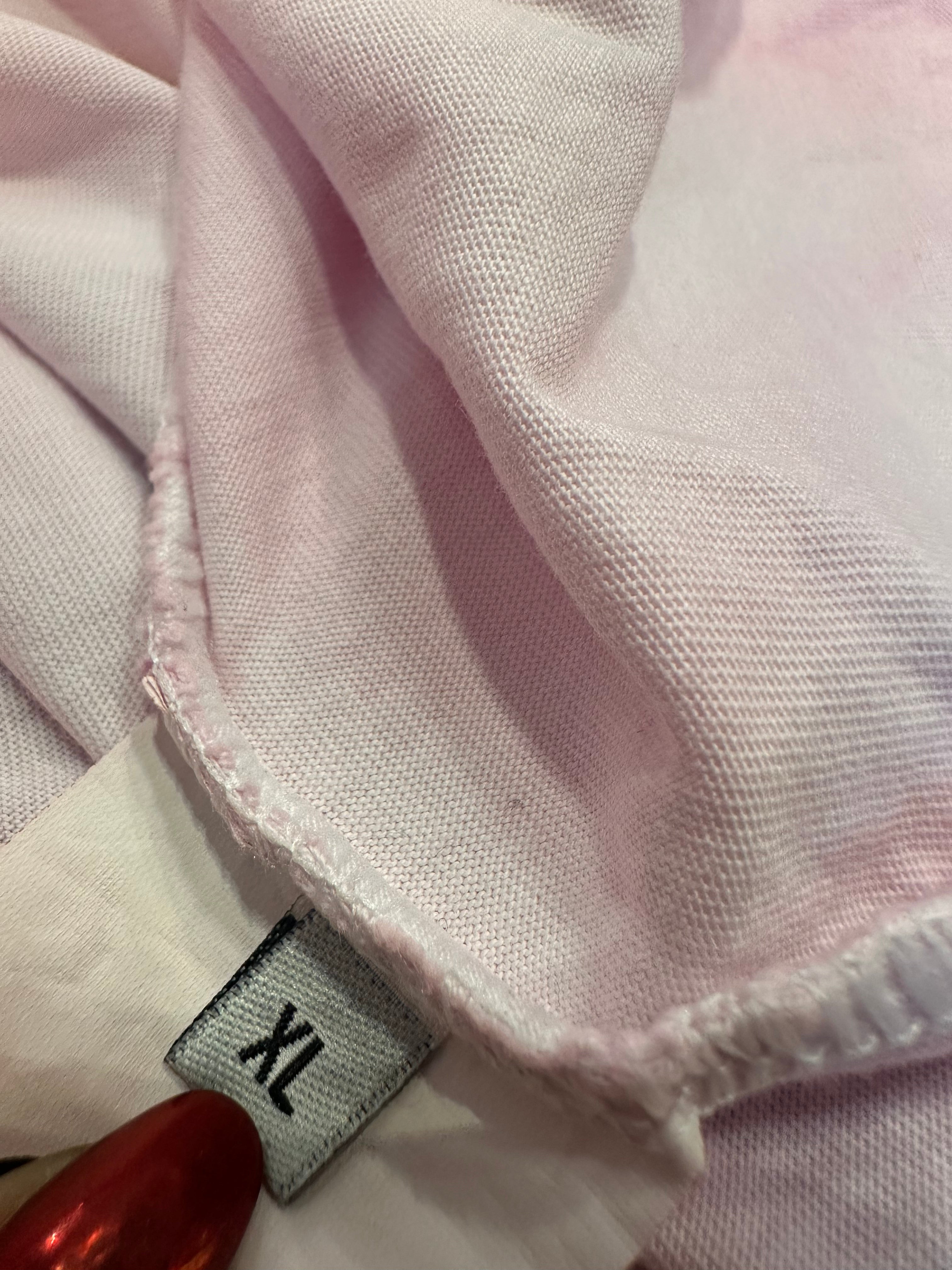 MAGLIA CON LAVAGGIO ROSA E LOGO POSTERIORE UNISEX