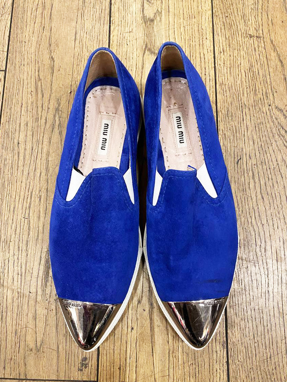 SCARPE BLU ELETTRICO CON PUNTA METALLICA DA DONNA